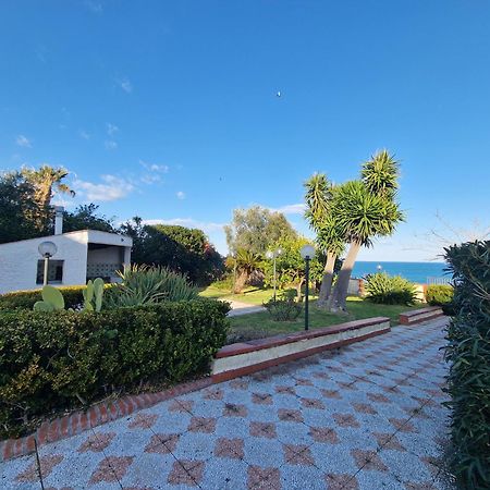 Casa Di Poseidone Villa บรูโกลี ภายนอก รูปภาพ