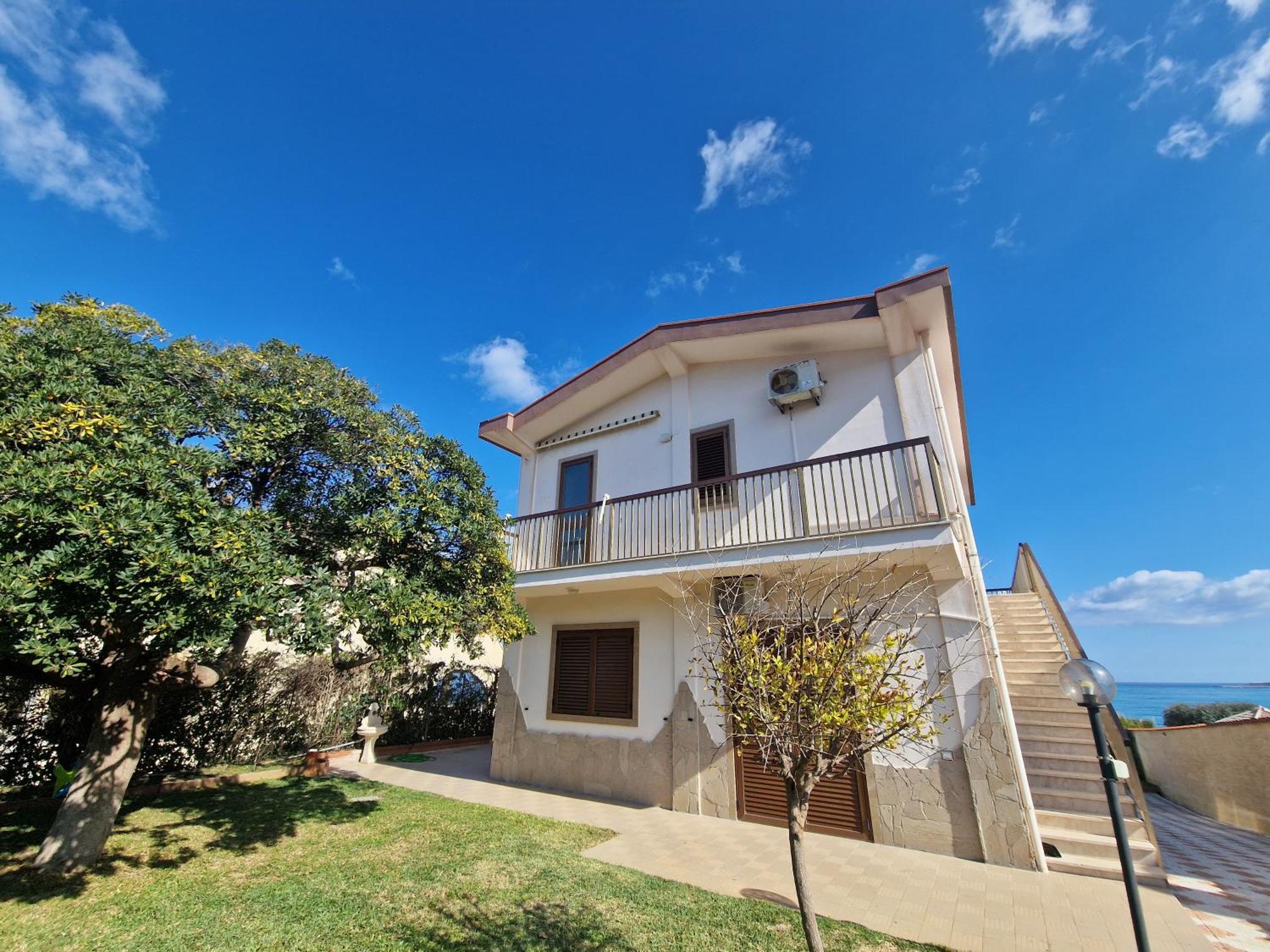 Casa Di Poseidone Villa บรูโกลี ภายนอก รูปภาพ