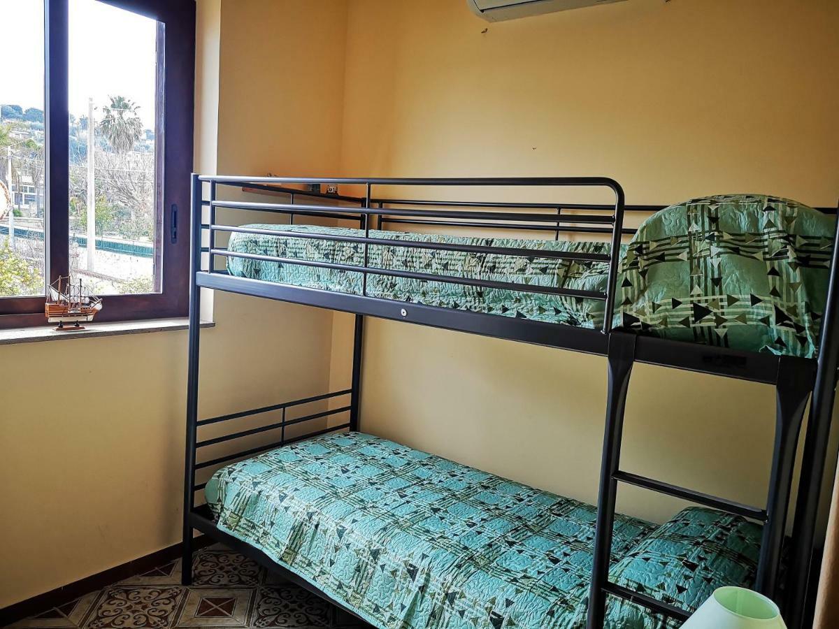 Casa Di Poseidone Villa บรูโกลี ภายนอก รูปภาพ