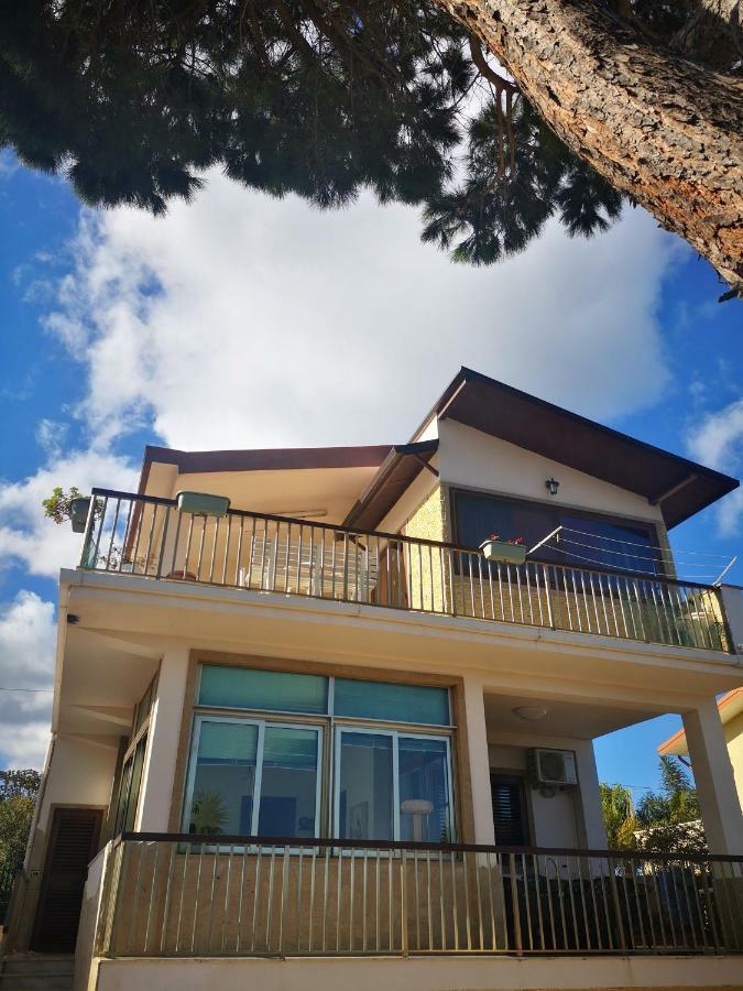 Casa Di Poseidone Villa บรูโกลี ภายนอก รูปภาพ