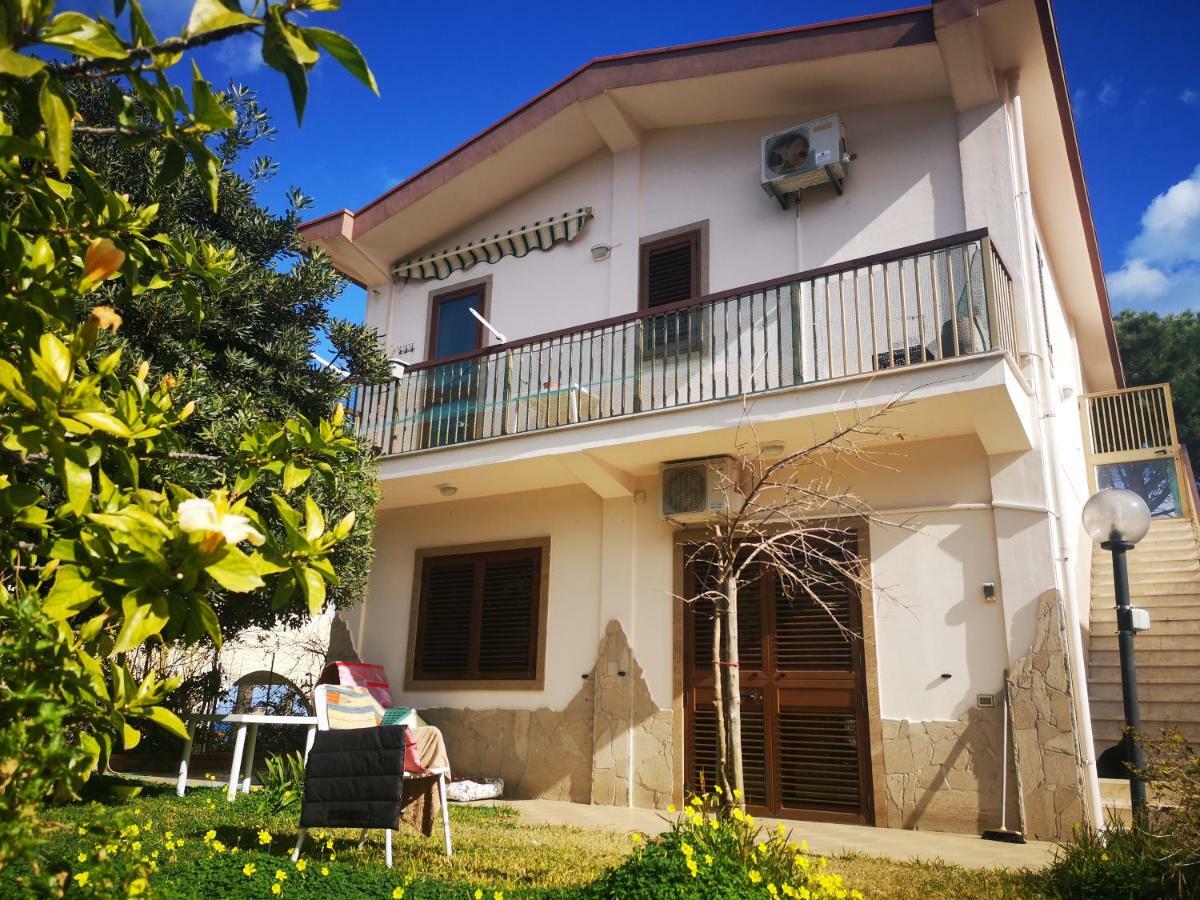Casa Di Poseidone Villa บรูโกลี ภายนอก รูปภาพ