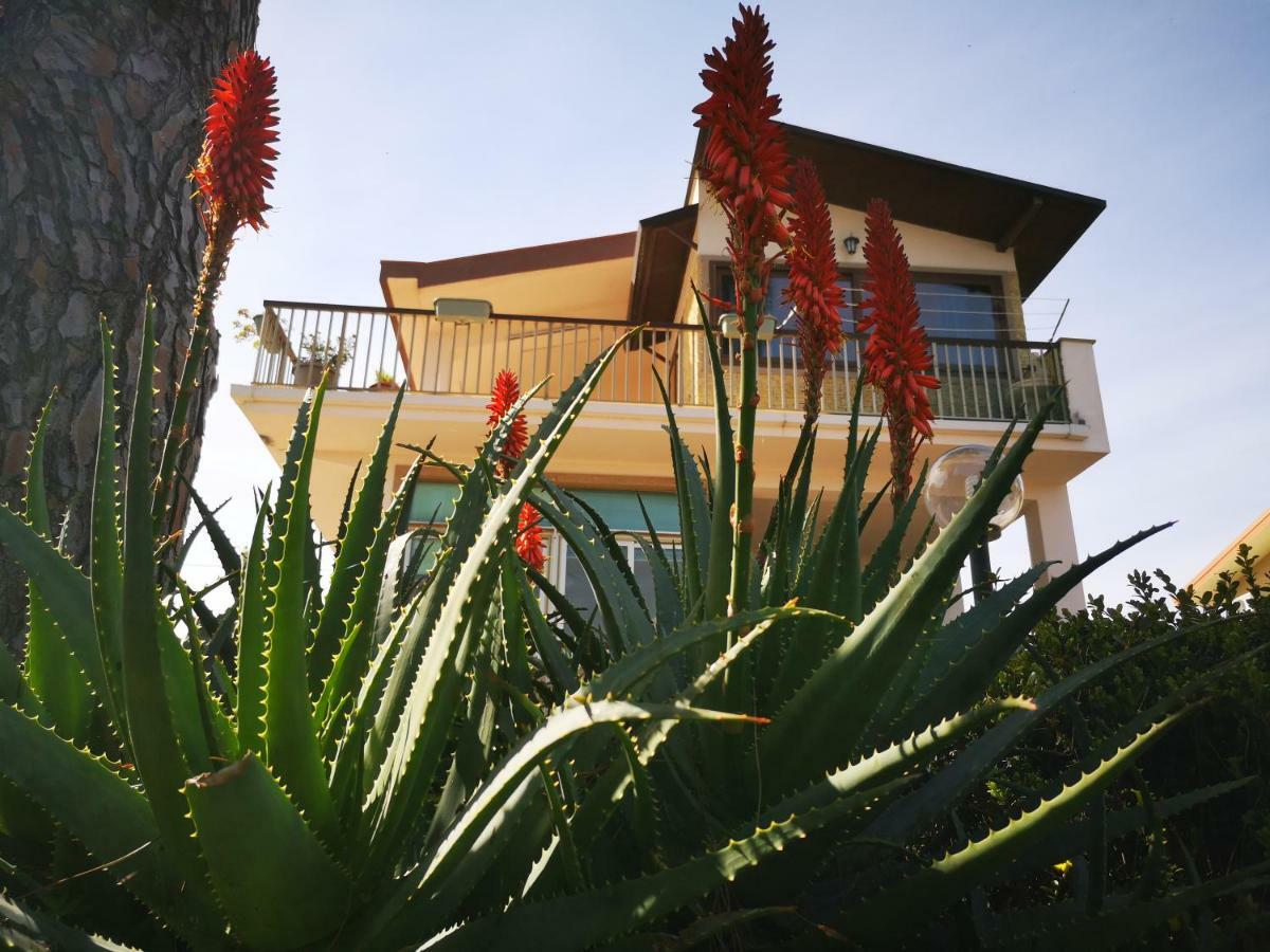 Casa Di Poseidone Villa บรูโกลี ภายนอก รูปภาพ